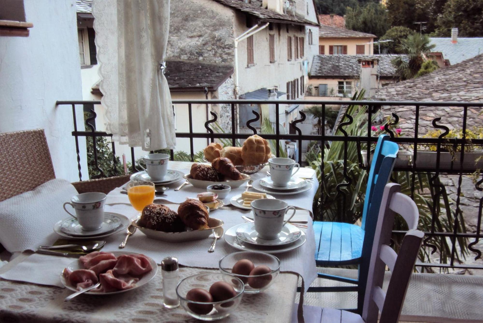 Bb Chiavenna Centro Storico Bed and Breakfast Eksteriør billede